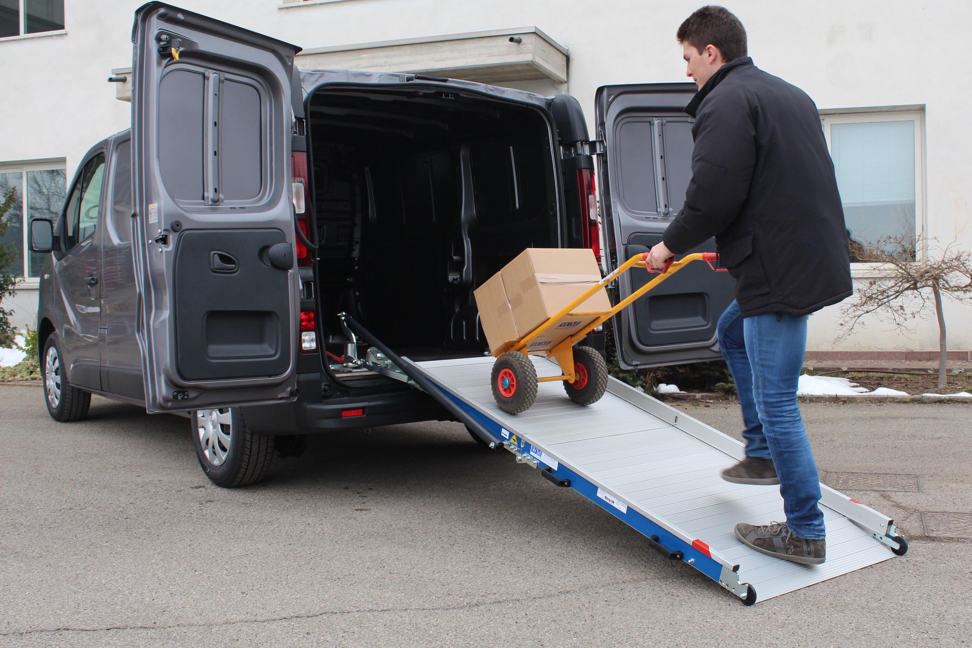 LOADING RAMPS